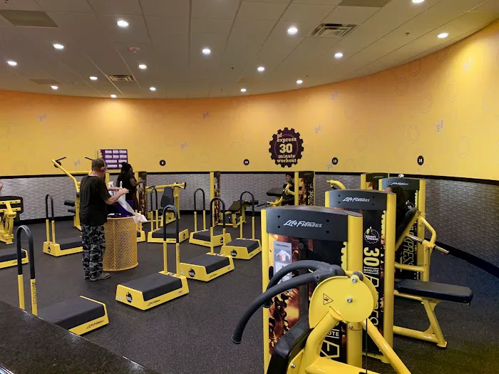 Planet Fitness Picture 6