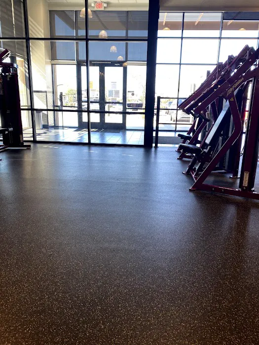 Planet Fitness Picture 9