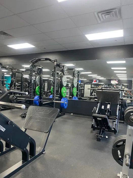 24/7 Fitness Picture 2