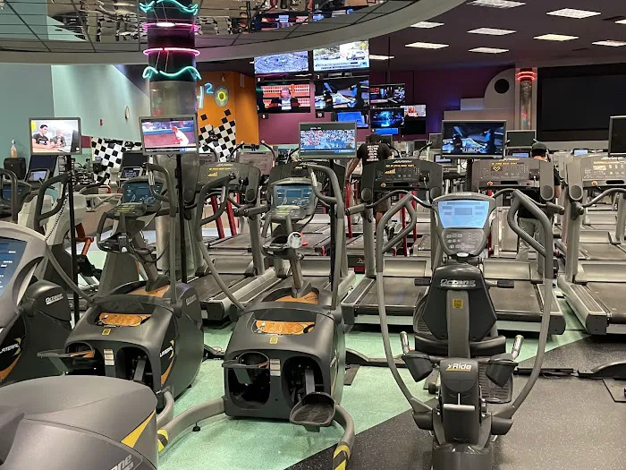 Las Vegas Athletic Clubs - Central Picture 1