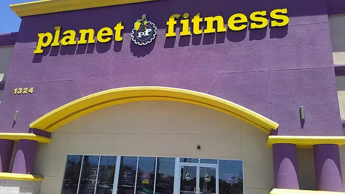 Planet Fitness Picture 9