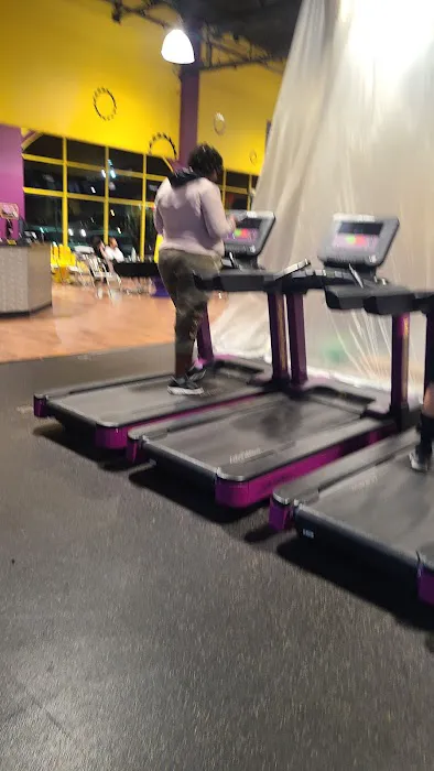Planet Fitness Picture 10