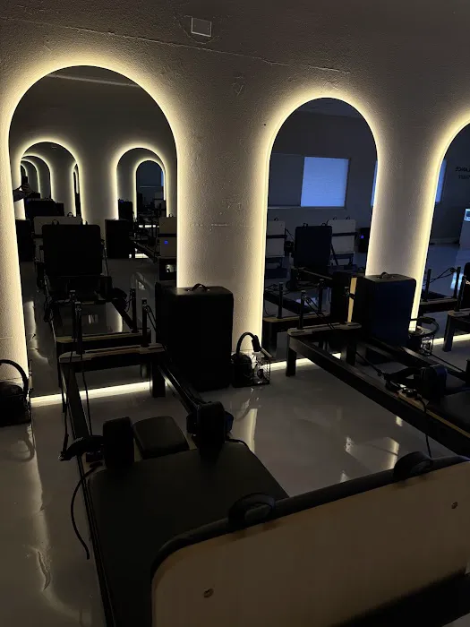Valance Pilates studio Picture 1