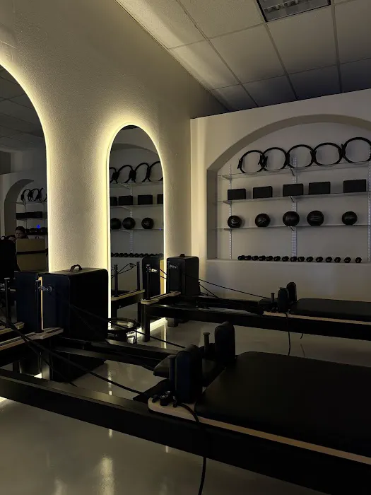 Valance Pilates studio Picture 2