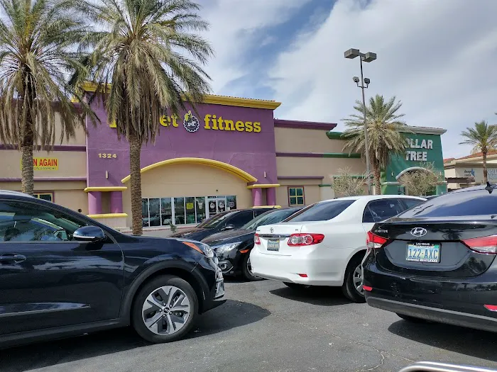 Planet Fitness Picture 8