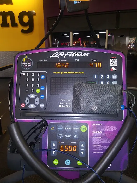 Planet Fitness Picture 8