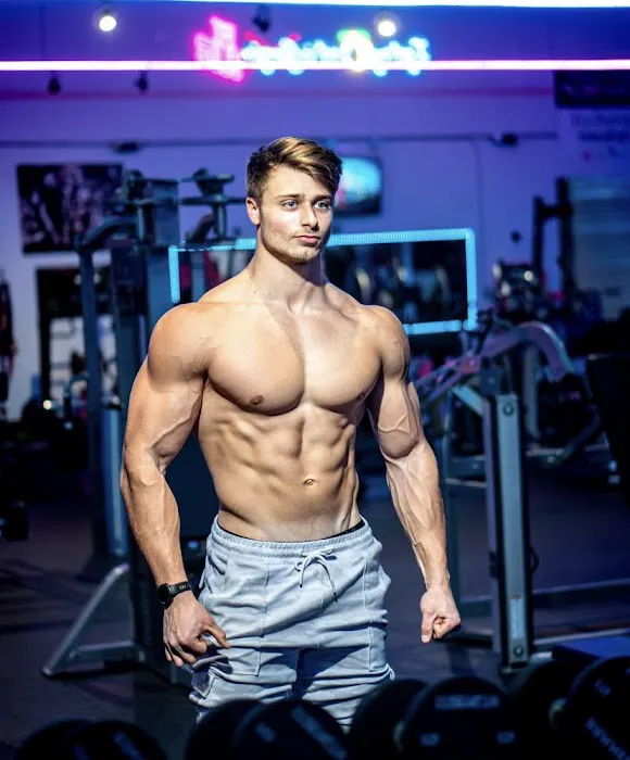 Fit Club Picture 7