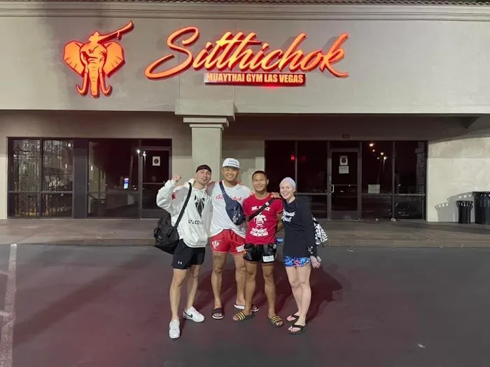 Sitthichok Muay Thai / Smiling Warriors Team Picture 2