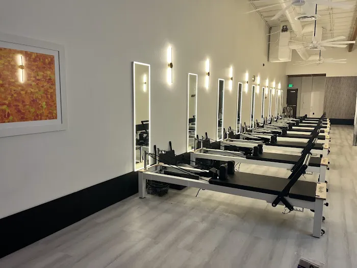 Power Yoga + Pilates + Fitness Picture 1
