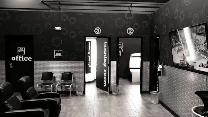 Planet Fitness Picture 6