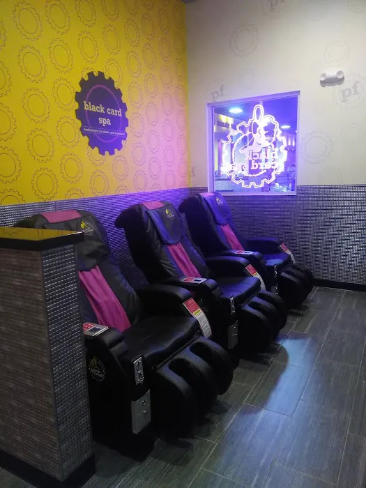Planet Fitness Picture 9