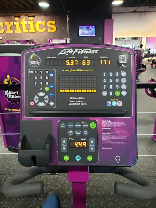 Planet Fitness Picture 10