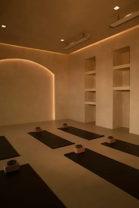 Kintsugi Yoga - The Bend Picture 7