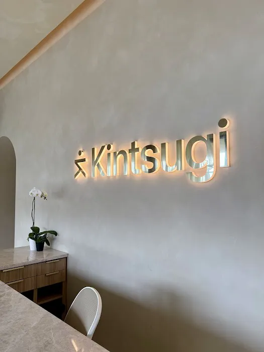 Kintsugi Yoga - The Bend Picture 3