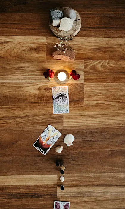 Glow by Lola - Studio + Shop Picture 3