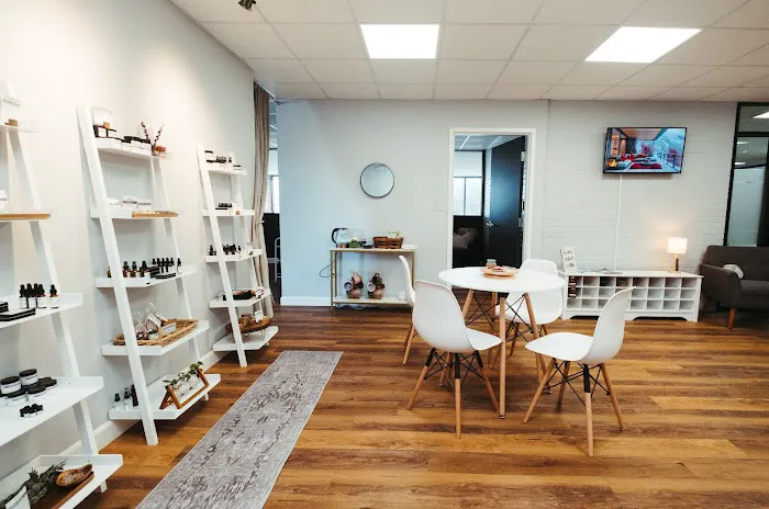 Glow by Lola - Studio + Shop Picture 8