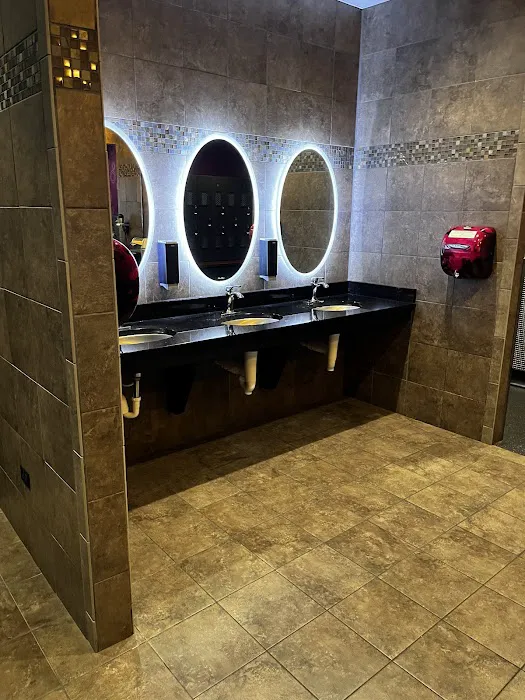 Planet Fitness Picture 6