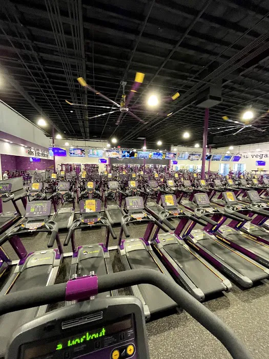 Planet Fitness Picture 6