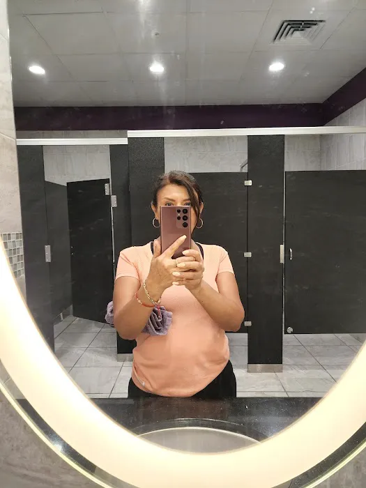 Planet Fitness Picture 5