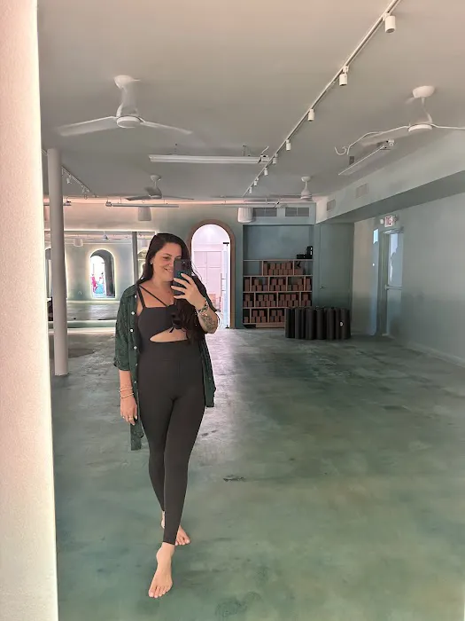 Mimi Yoga Coconut Grove Picture 5