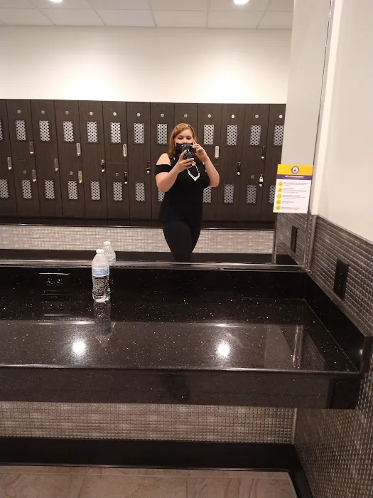 Planet Fitness Picture 7