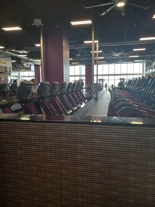 Planet Fitness Picture 4