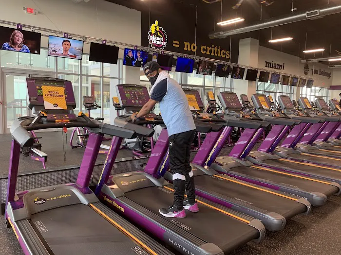 Planet Fitness Picture 5