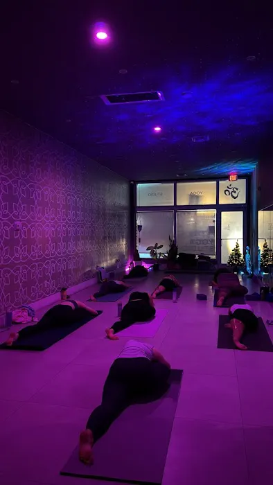 Brickell Yoga Picture 4