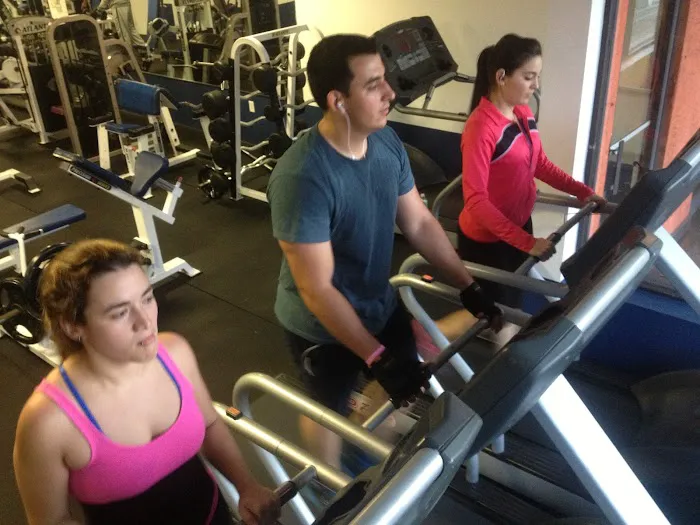 Airport Fitness Center Picture 9