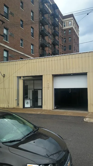 CrossFit BMW: Benchmark Workouts Picture 7