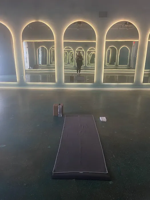 Mimi Yoga Picture 8