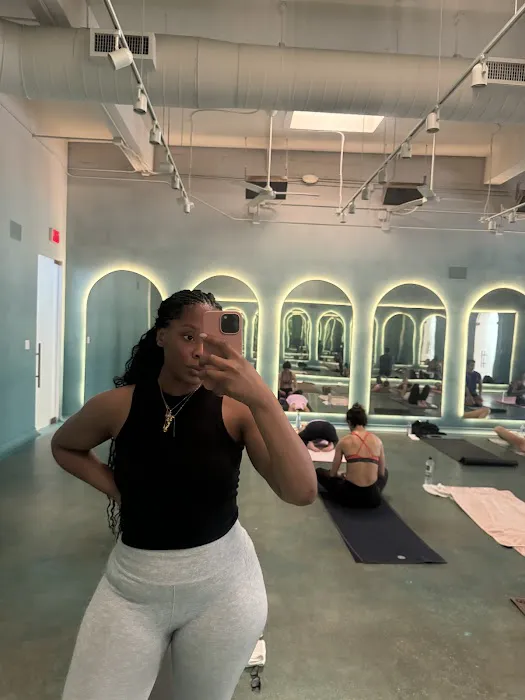 Mimi Yoga Picture 2
