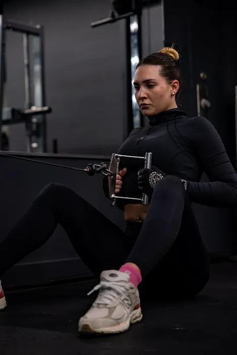 BODY ON POINT Picture 1