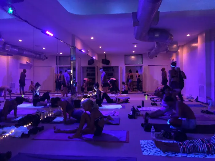 Agni Miami Picture 3