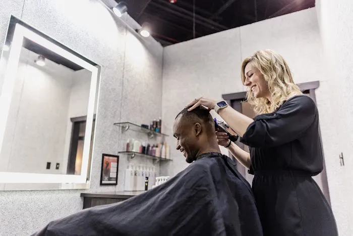 FX STUDIOS Salon and Spa Picture 1