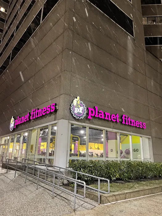 Planet Fitness Picture 4