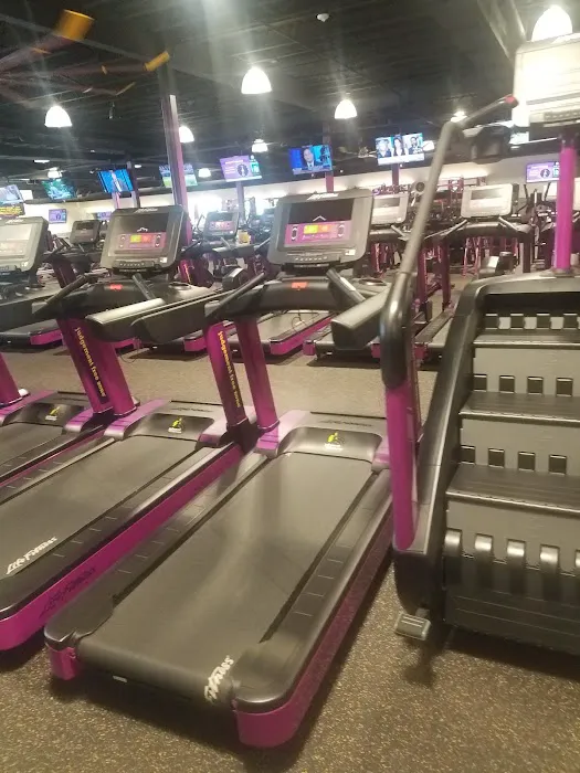 Planet Fitness Picture 10