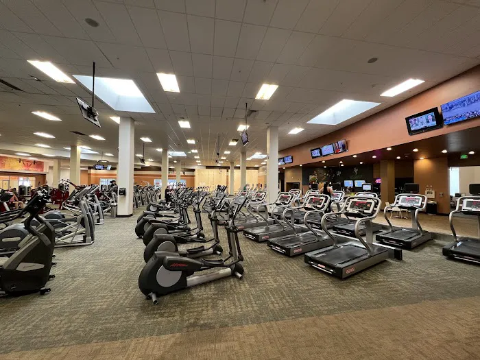 LA Fitness Picture 1