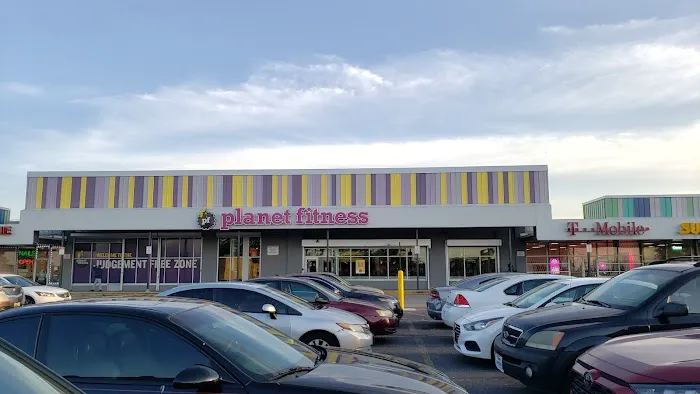 Planet Fitness Picture 7