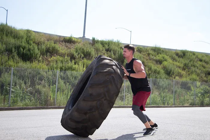 Wonderfly Athletics - Arbutus Picture 9
