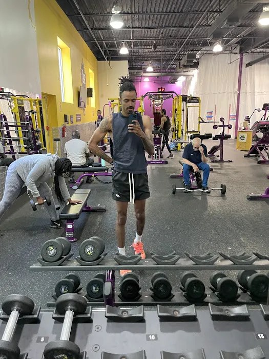 Planet Fitness Picture 9