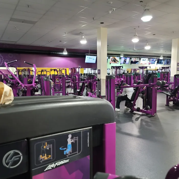 Planet Fitness Picture 10