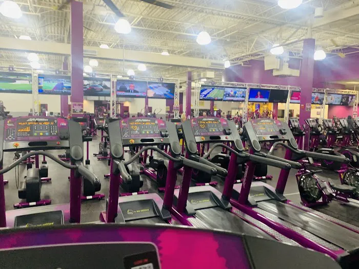 Planet Fitness Picture 8