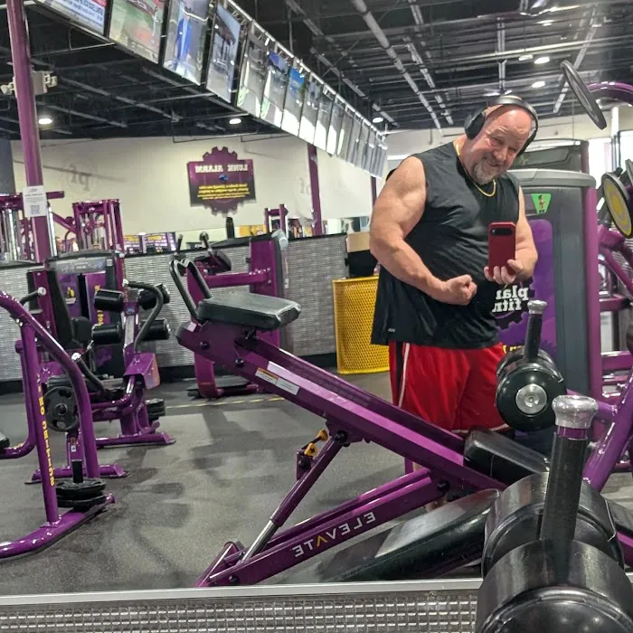Planet Fitness Picture 6
