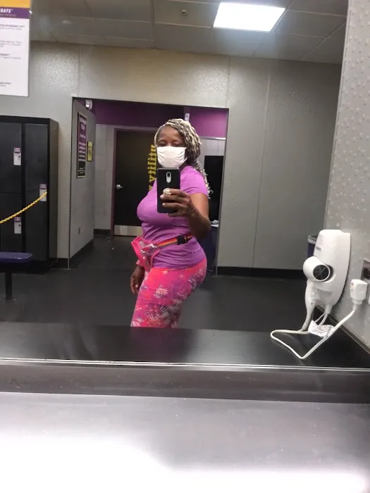 Planet Fitness Picture 8