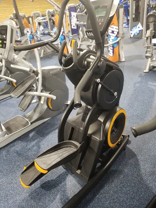Crunch Fitness - Canton Picture 1