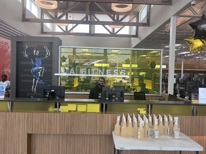 LA Fitness Picture 5