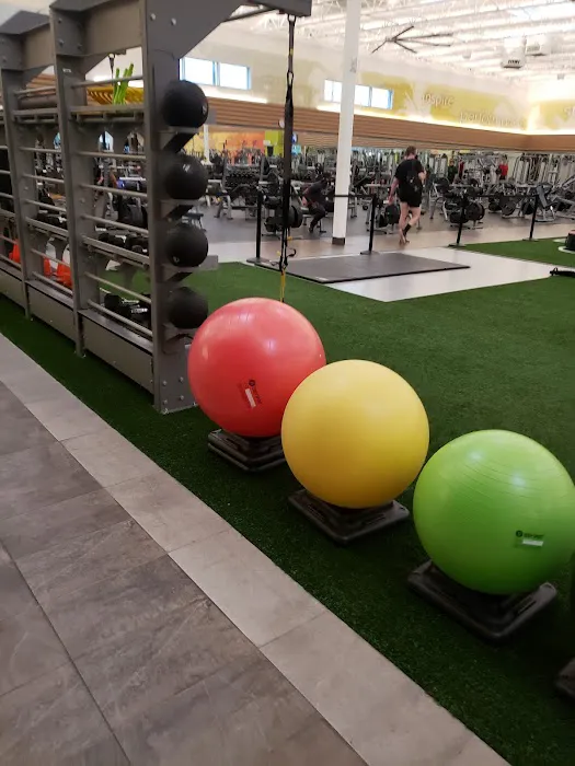 LA Fitness Picture 9