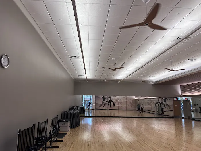 LA Fitness Picture 7