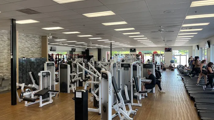 Fitness 19 Picture 2